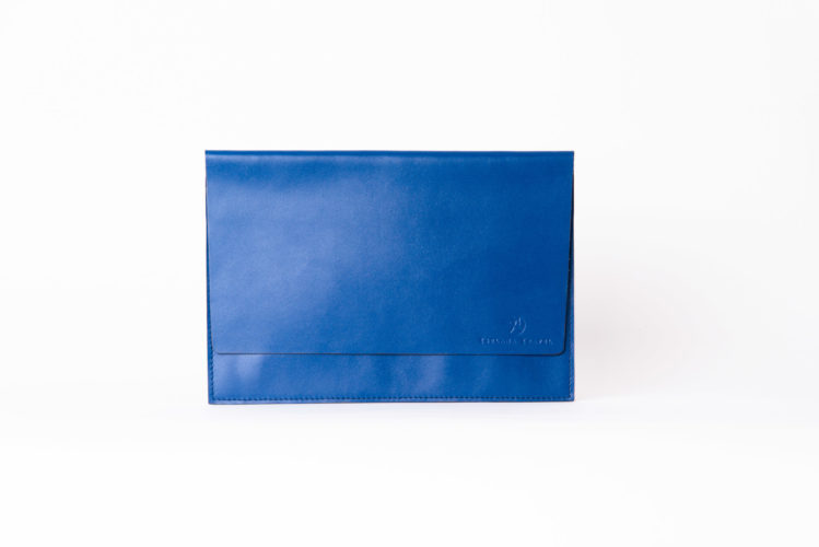 Pochette de voyage en cuir